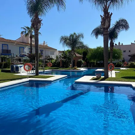 Con Vistas Al Mar , Golf Y Vinedos 아파트 *
